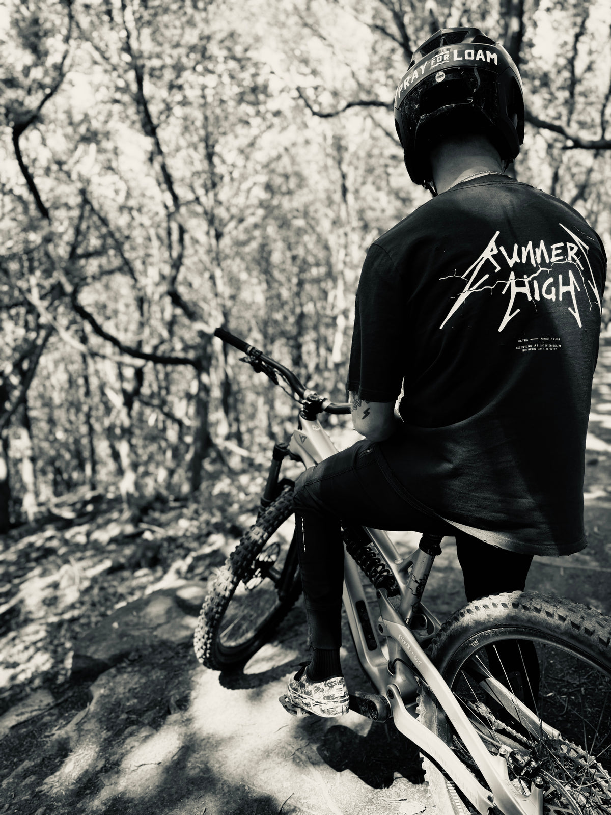 RUNNERS HIGH TEE - AGED BLACK