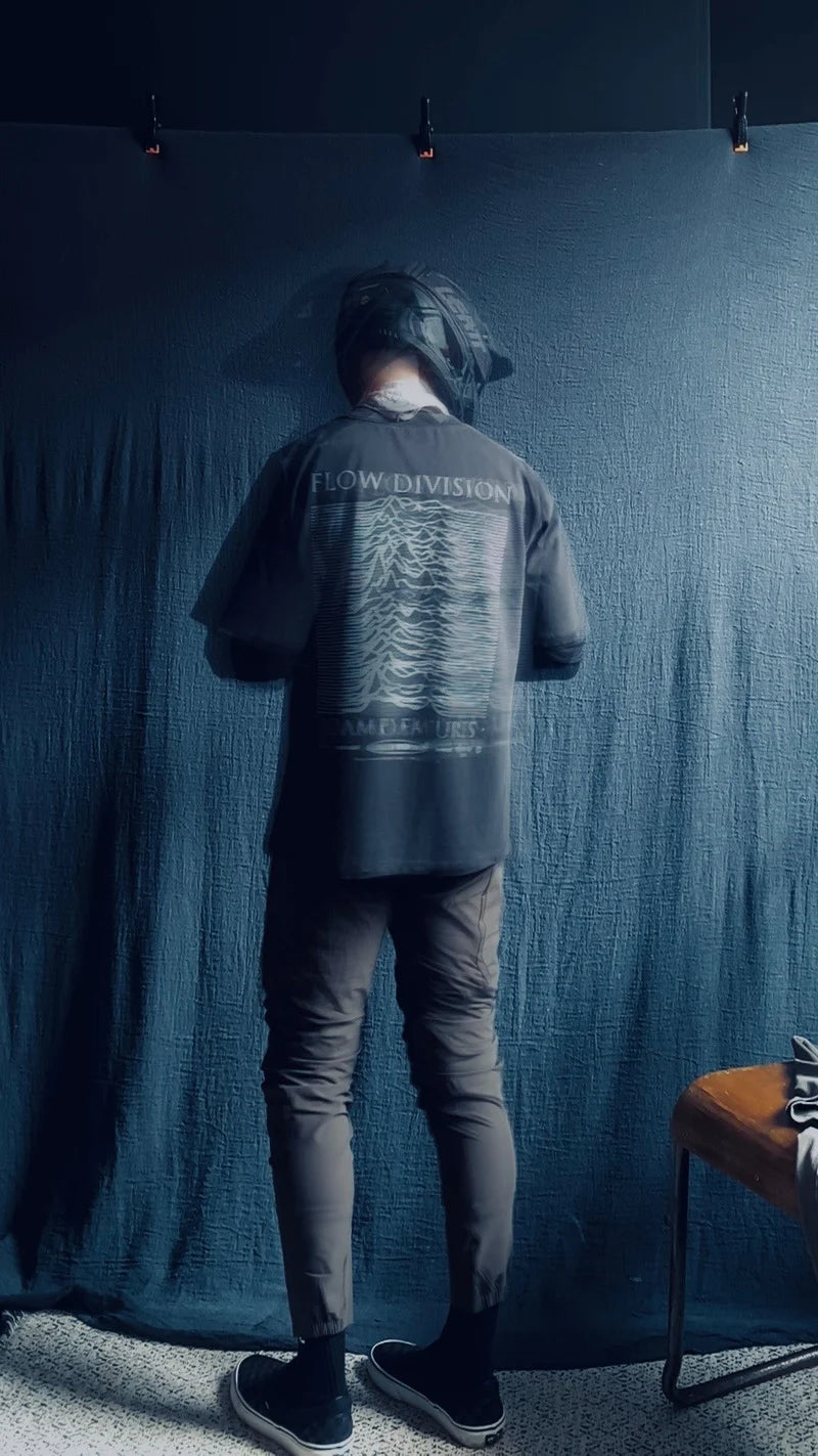 FLOW DIVISION TEE - AGED BLACK