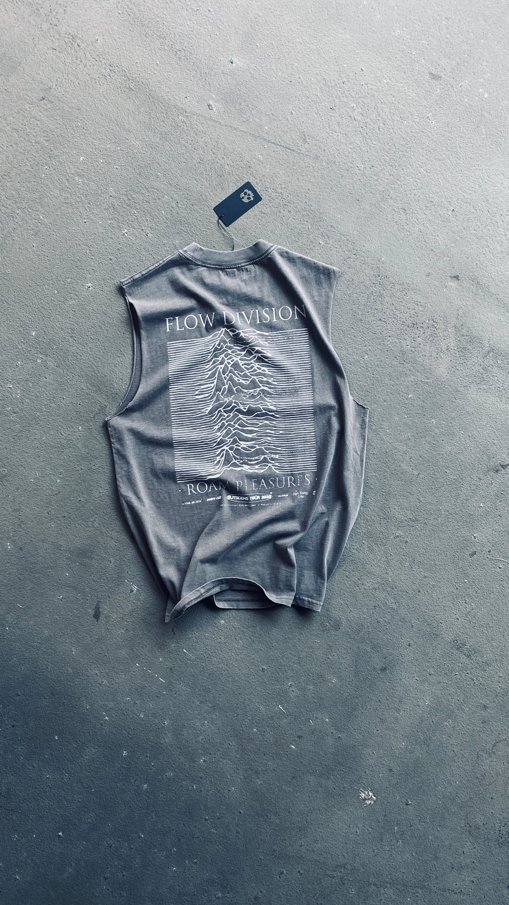FLOW DIVISION TANK - AGED CONCRETE