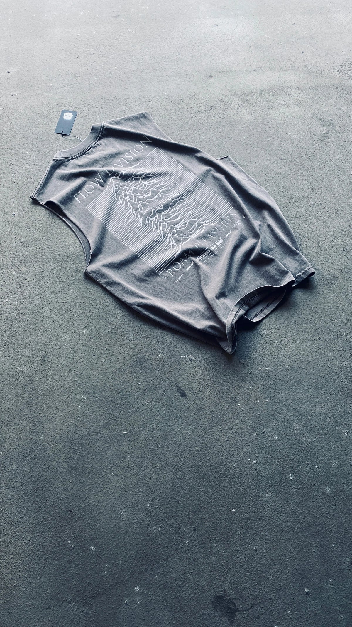FLOW DIVISION TANK - AGED CONCRETE