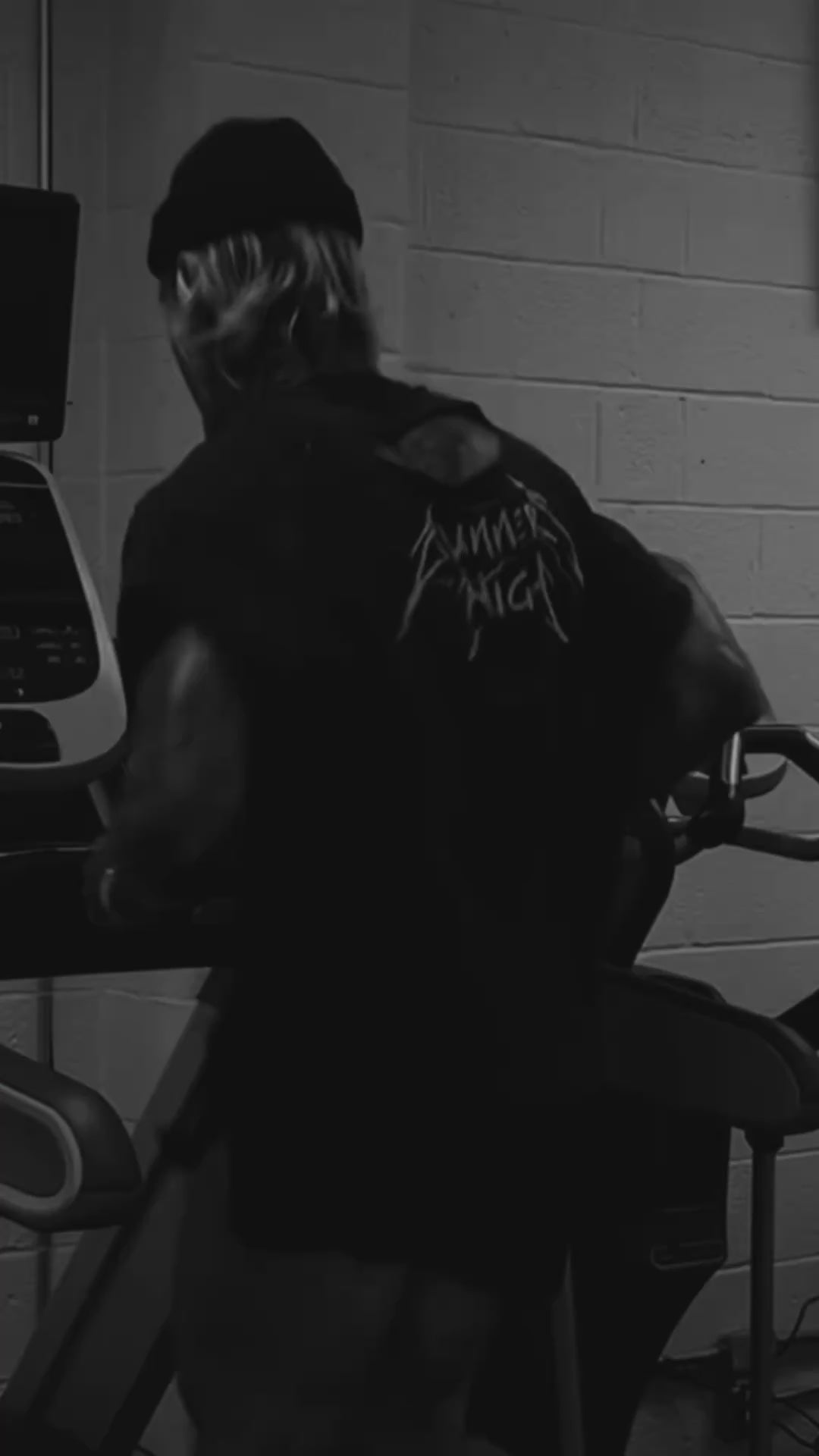 RUNNERS HIGH TEE - AGED BLACK